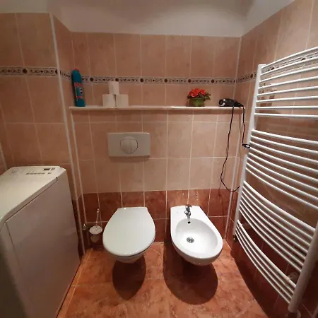 No. 2 Tržiště 29 * Karlovy Vary