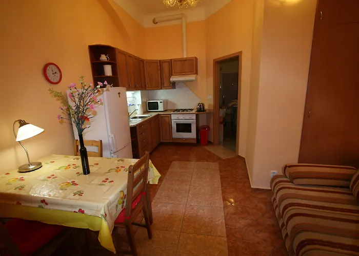 Apartament No. 2 Trziste 29